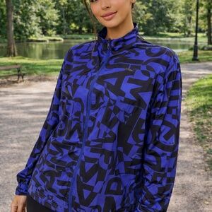 Puma Train Women’s Blue Black Graphic Zip Jacket Athletic Size L